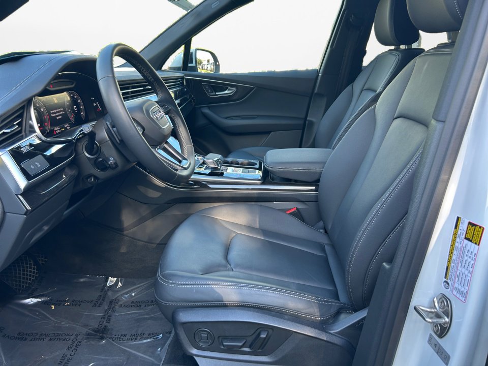 Certified 2025 Audi Q7 2.0T Premium image 9