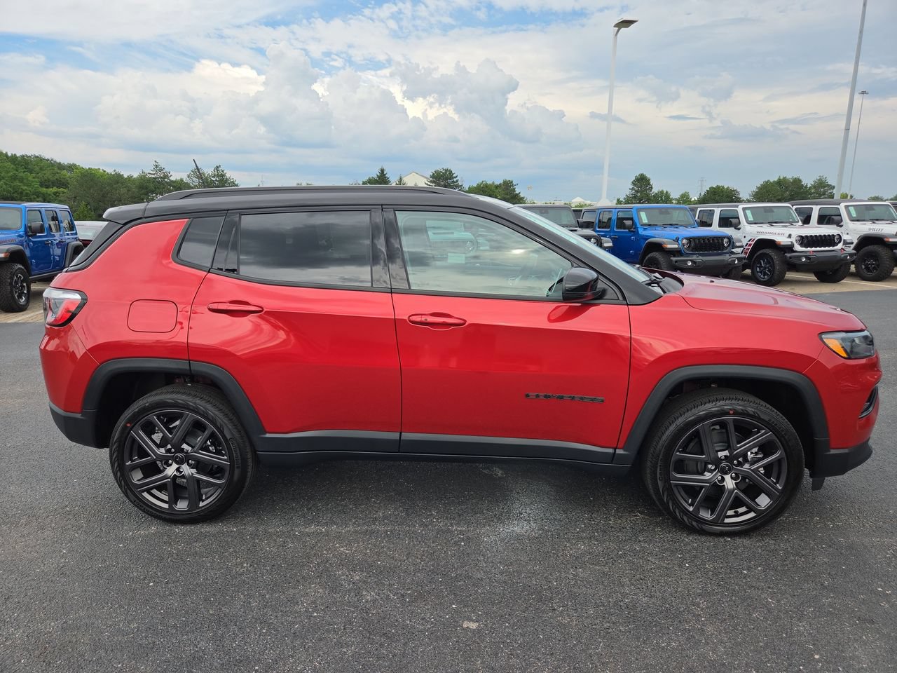 New 2026 Jeep Compass Limited w/ Sun, Sound & Navigation Group AWD/4WD image 8