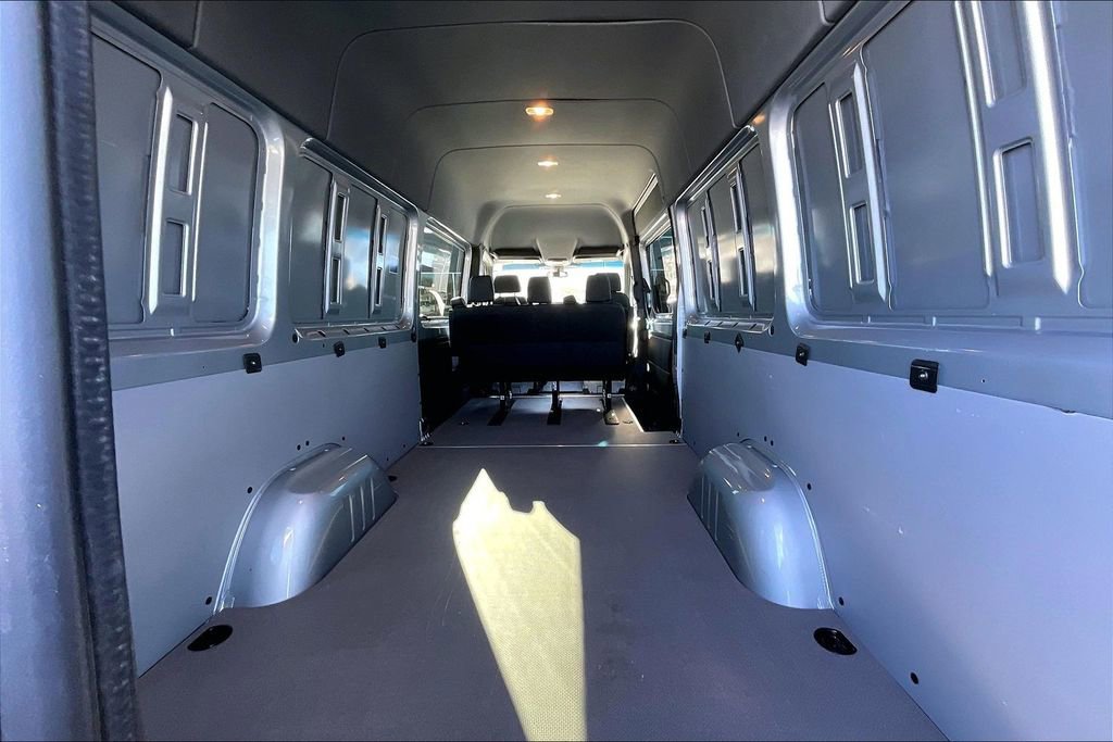 Used 2025 Mercedes-Benz Sprinter 2500 image 10