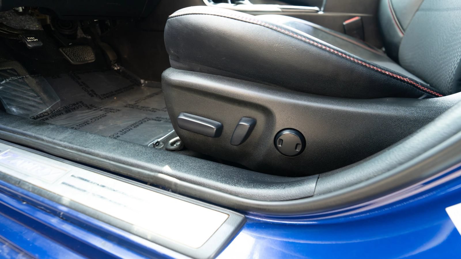 Used 2016 Toyota Camry SE FWD image 29