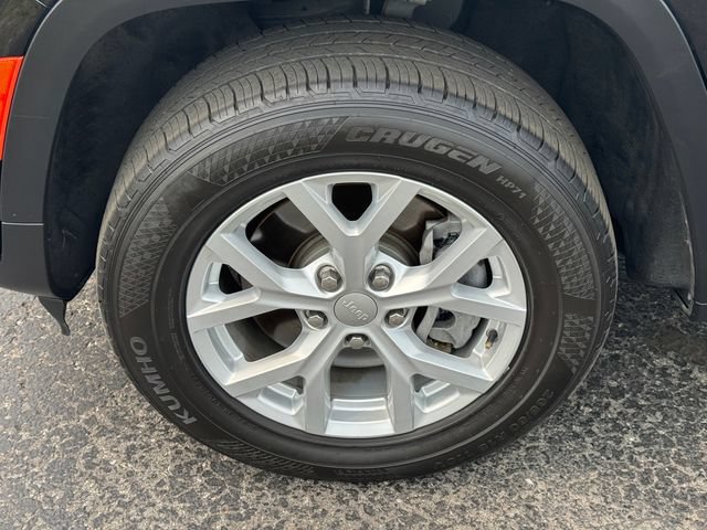 Certified 2023 Jeep Grand Cherokee L Limited AWD/4WD image 10