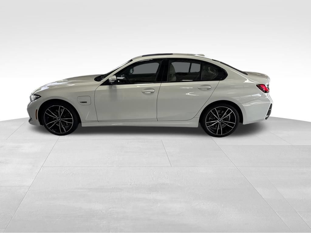 Used 2023 BMW 330e w/ M Sport Package RWD video 2