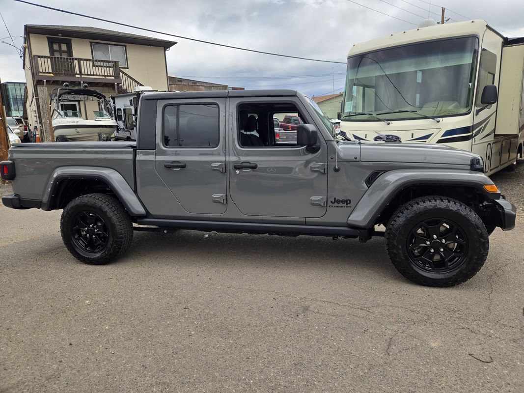 Used 2022 Jeep Gladiator Sport AWD/4WD image 12