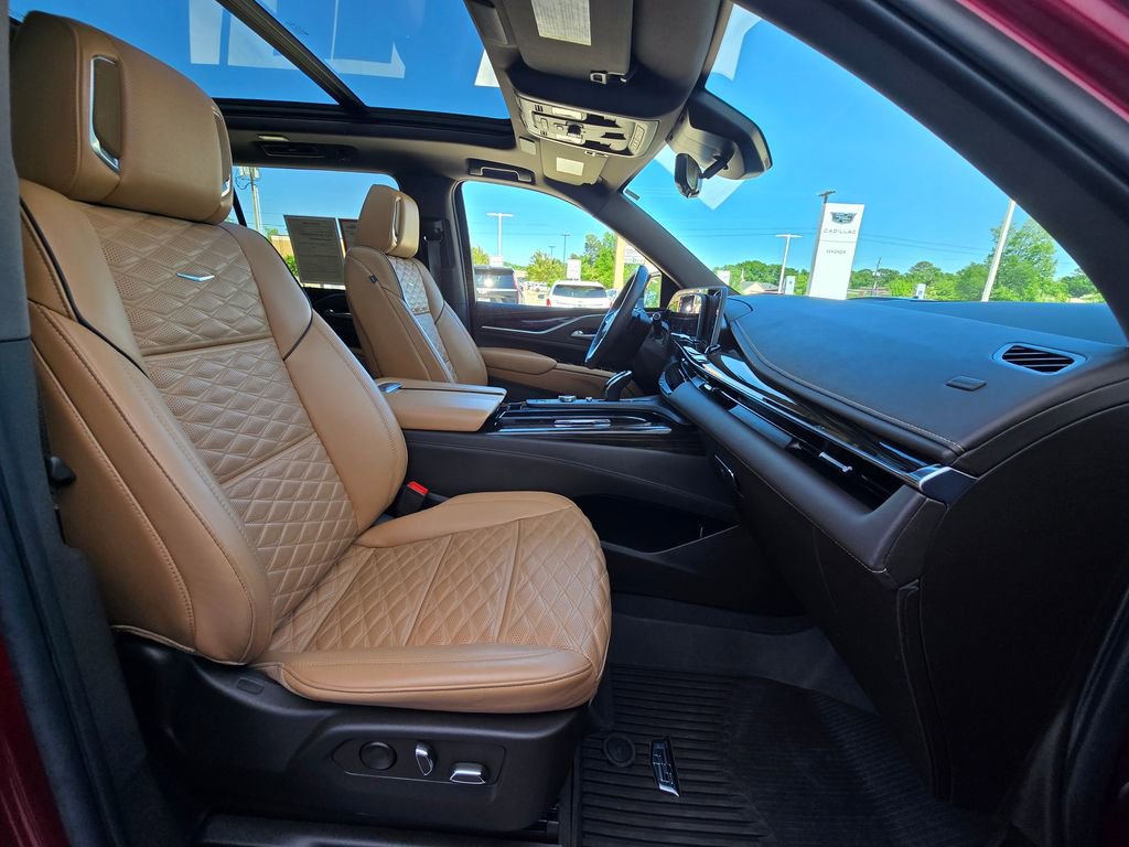 Used 2022 Cadillac Escalade ESV Premium Luxury w/ Performance Package RWD image 13