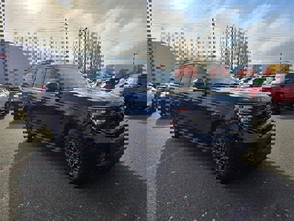 Used 2025 Ford Expedition Max Active image 3