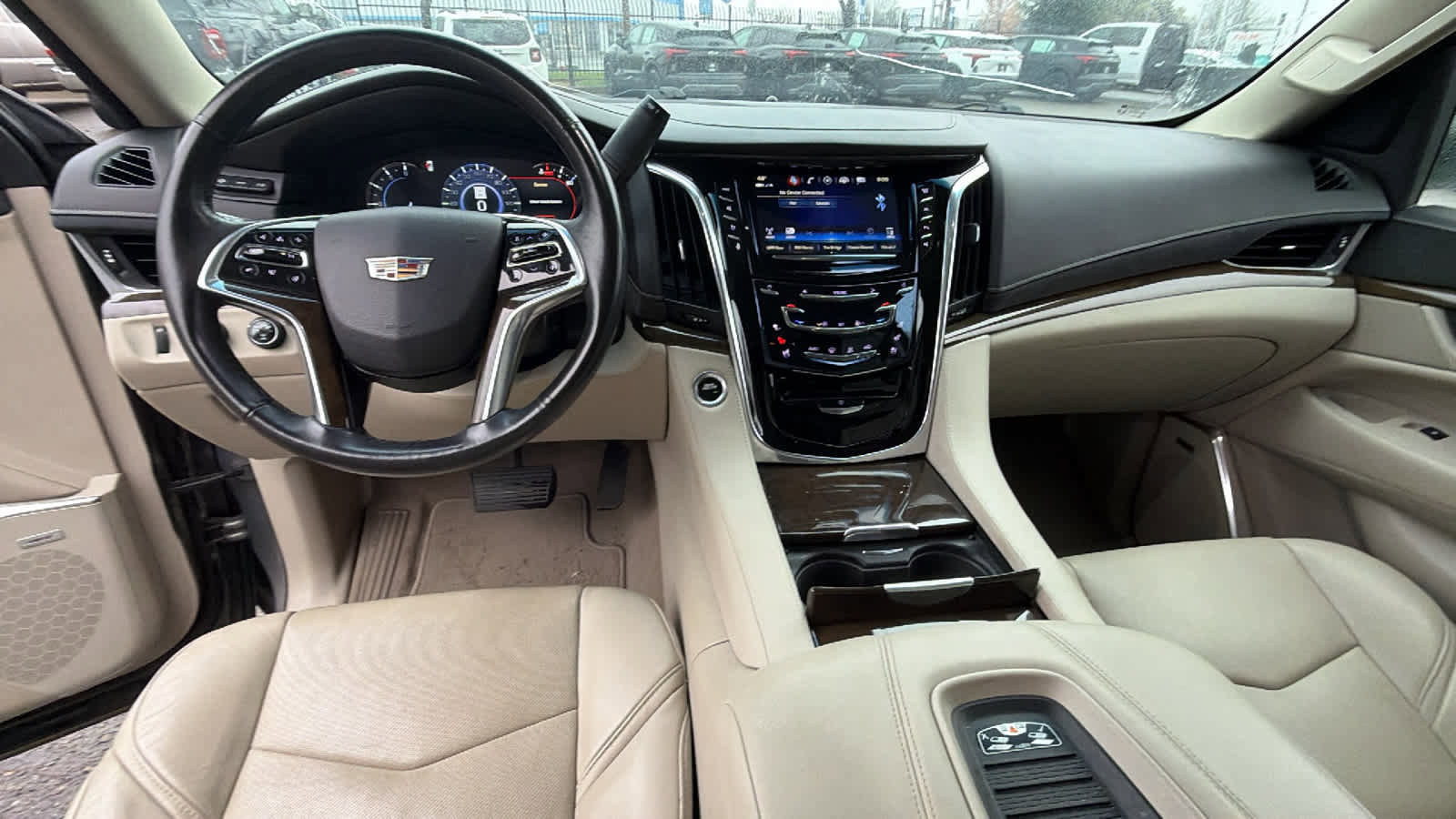 Used 2019 Cadillac Escalade ESV Premium Luxury image 18