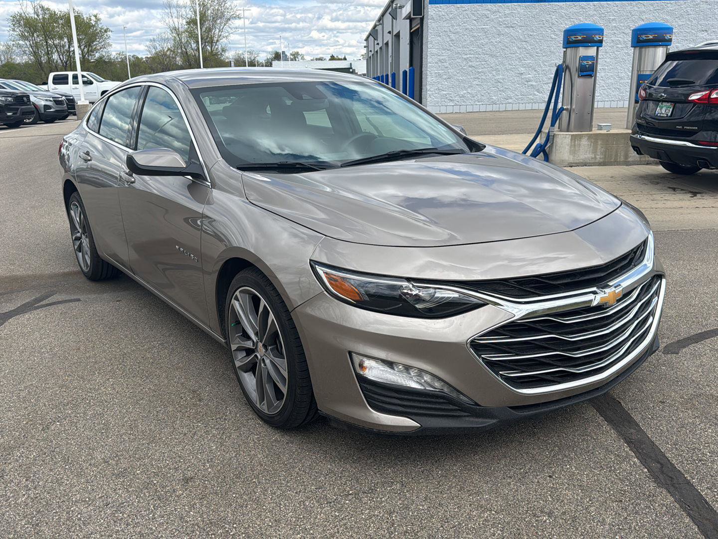 Used 2025 Chevrolet Malibu LT FWD image 7