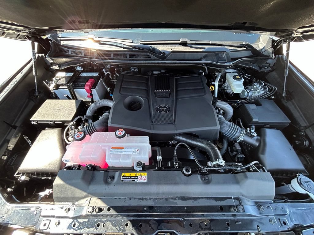 Used 2024 Toyota Tundra SR5 AWD/4WD image 32