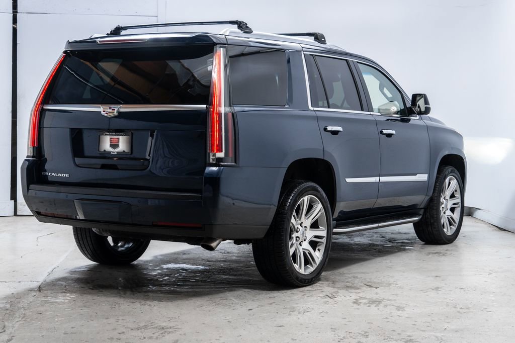 Used 2019 Cadillac Escalade Luxury AWD/4WD image 7