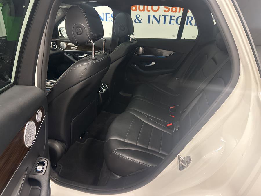 Used 2017 Mercedes-Benz GLC 300 4MATIC image 10