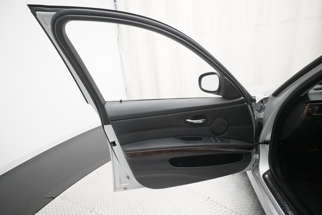 Used 2009 BMW 328i xDrive Sedan image 26