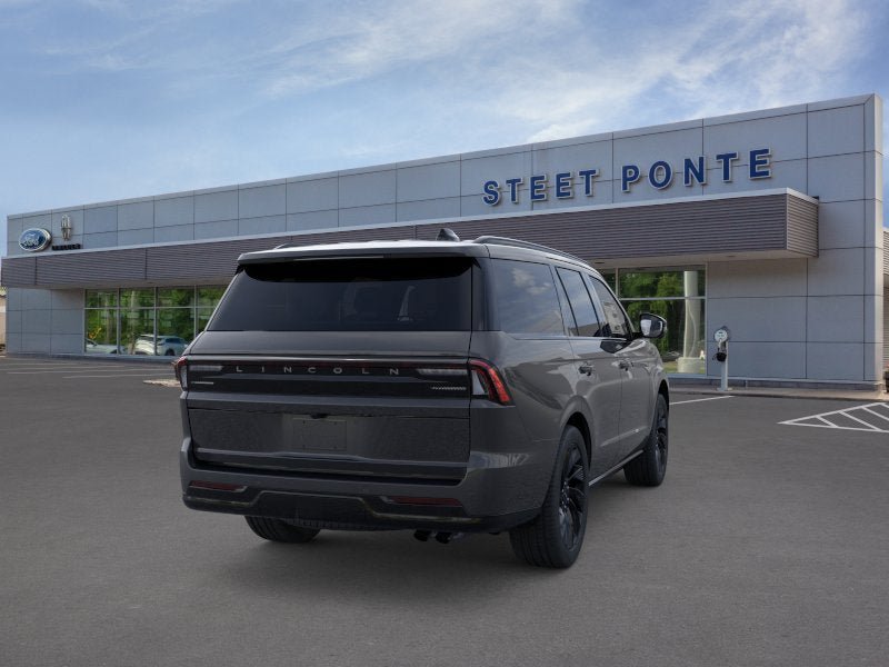 New 2026 Lincoln Navigator Reserve w/ Jet Appearance Package AWD/4WD image 8