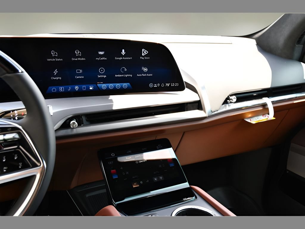 New 2027 Cadillac Vistiq Platinum w/ LPO, Floor Liner Package AWD/4WD image 20