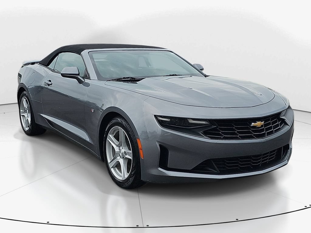 Used 2020 Chevrolet Camaro LT RWD image 3