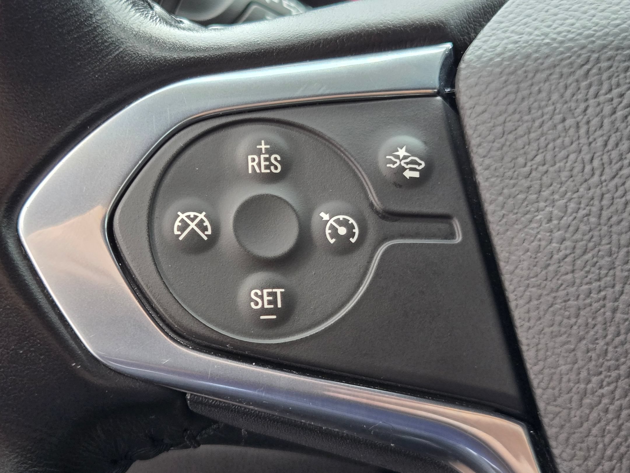 Used 2022 Chevrolet Traverse Premier AWD/4WD image 27