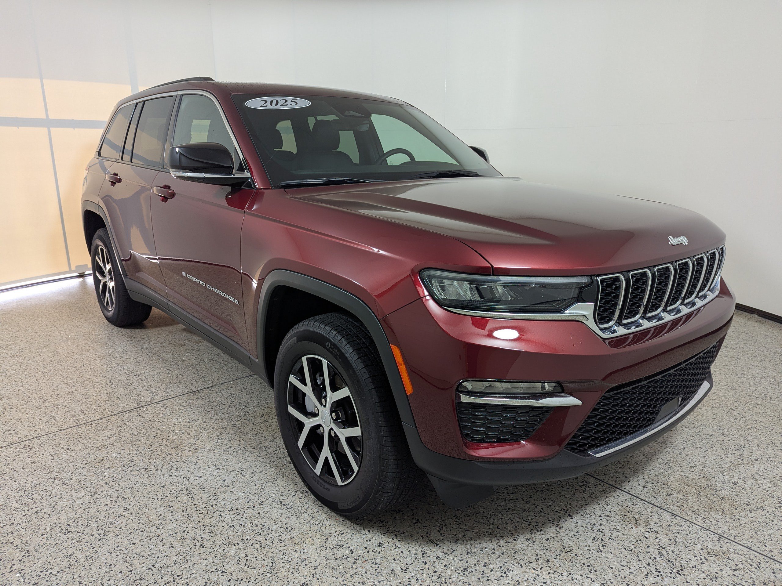 Used 2025 Jeep Grand Cherokee Limited w/ Trailer Tow Package