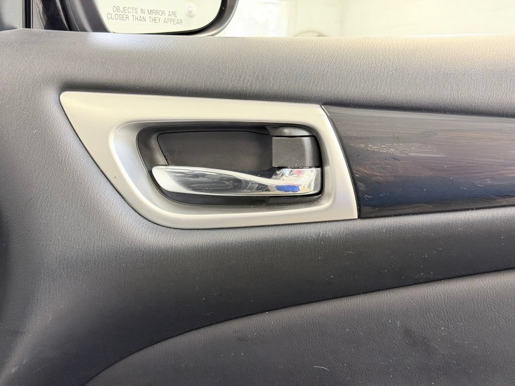 Used 2019 Nissan Pathfinder SV FWD image 35