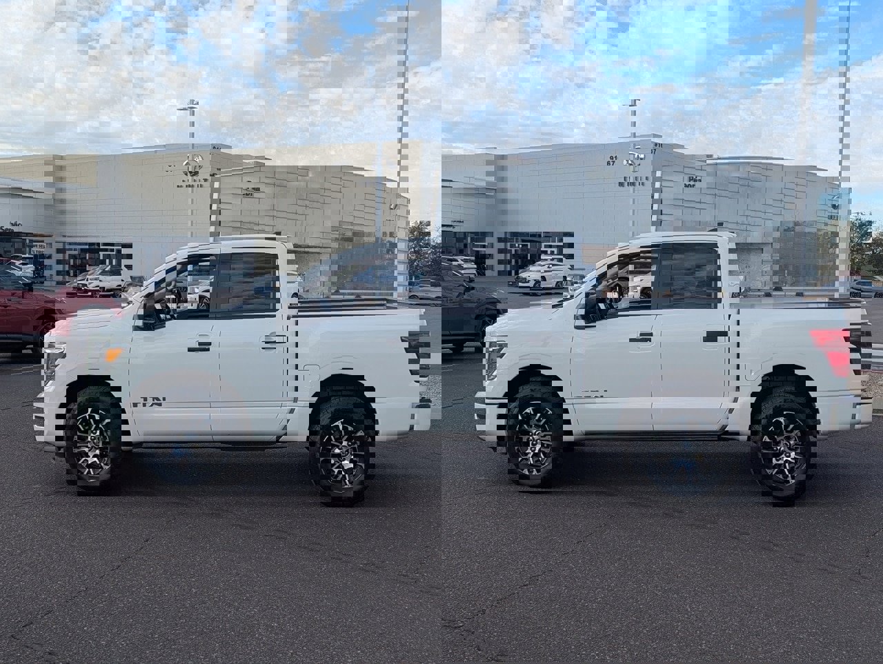 Certified 2022 Nissan Titan SV image 3