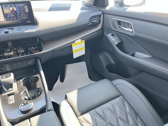 New 2026 Nissan Rogue Platinum w/ Platinum Premium Package AWD/4WD image 16