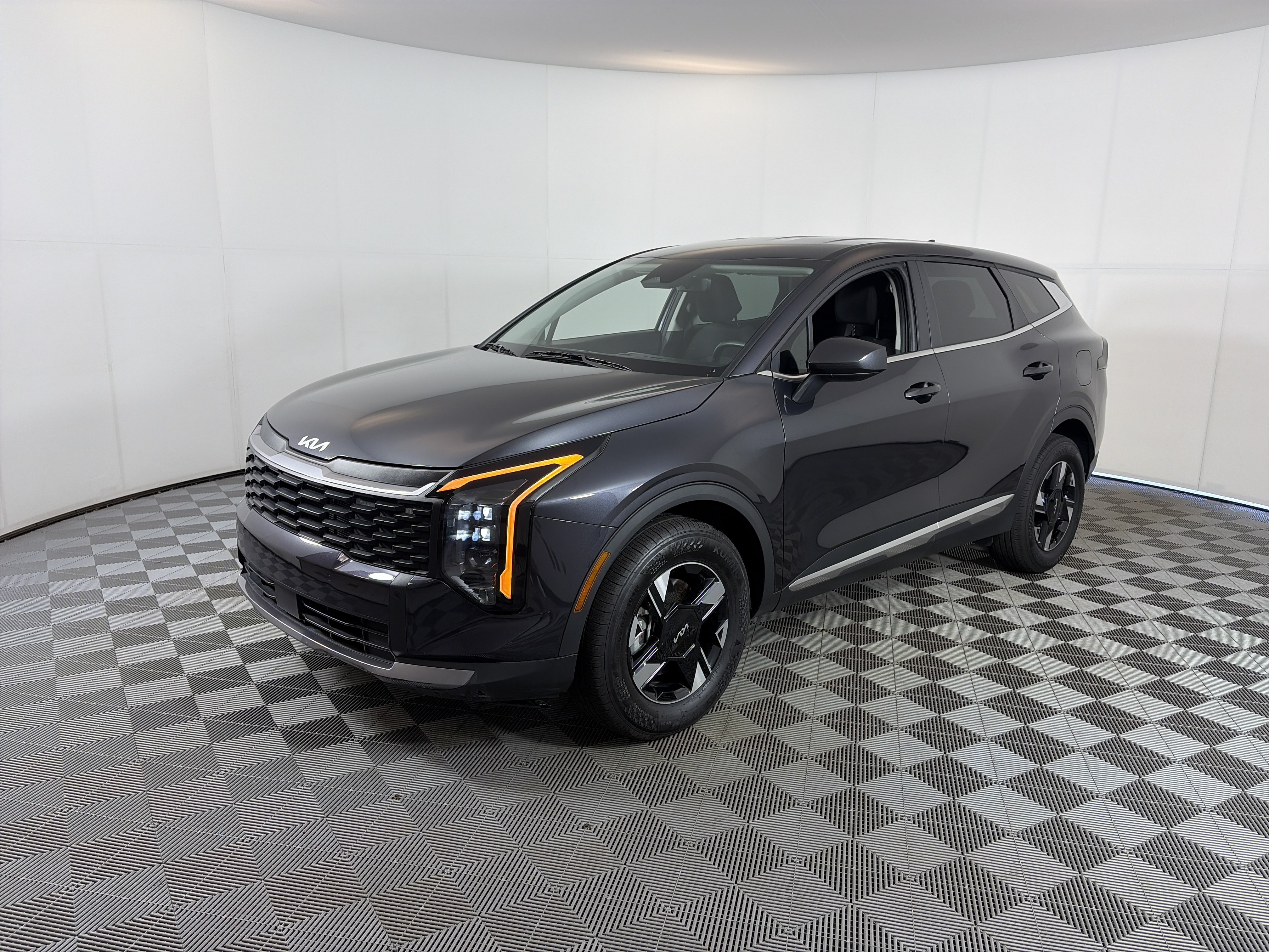 Used 2026 Kia Sportage LX AWD/4WD image 2