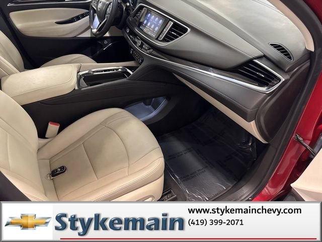 Used 2023 Buick Enclave Essence image 23