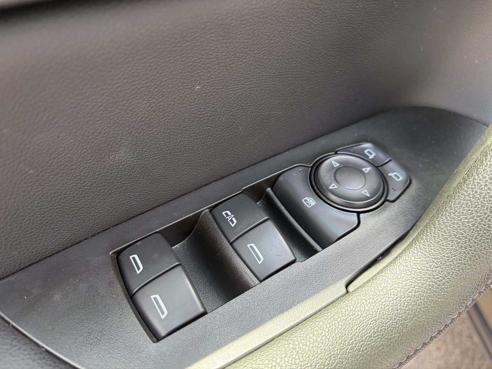 Used 2025 Chevrolet Blazer LT FWD image 5