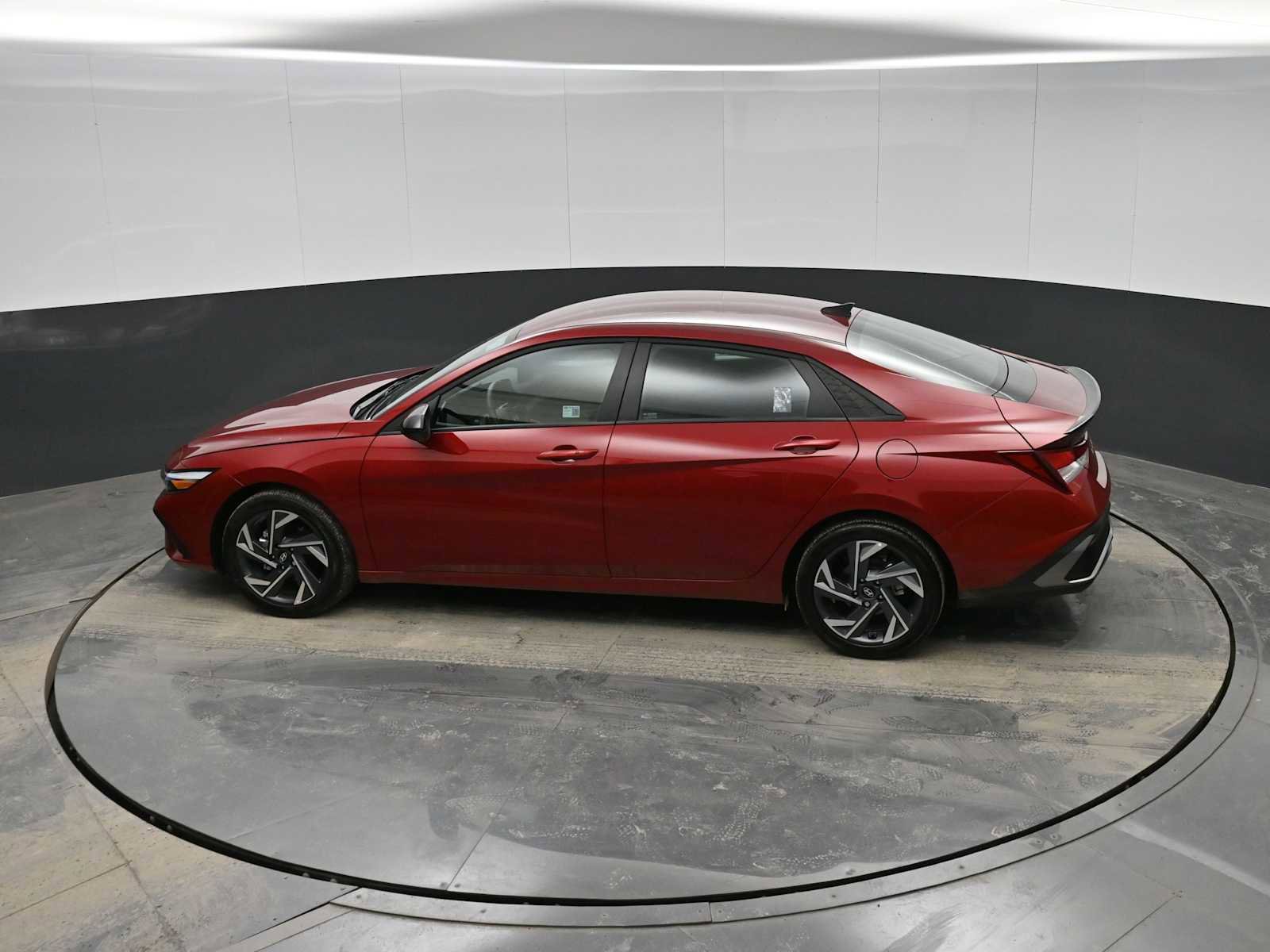 Certified 2025 Hyundai Elantra Sport image 25