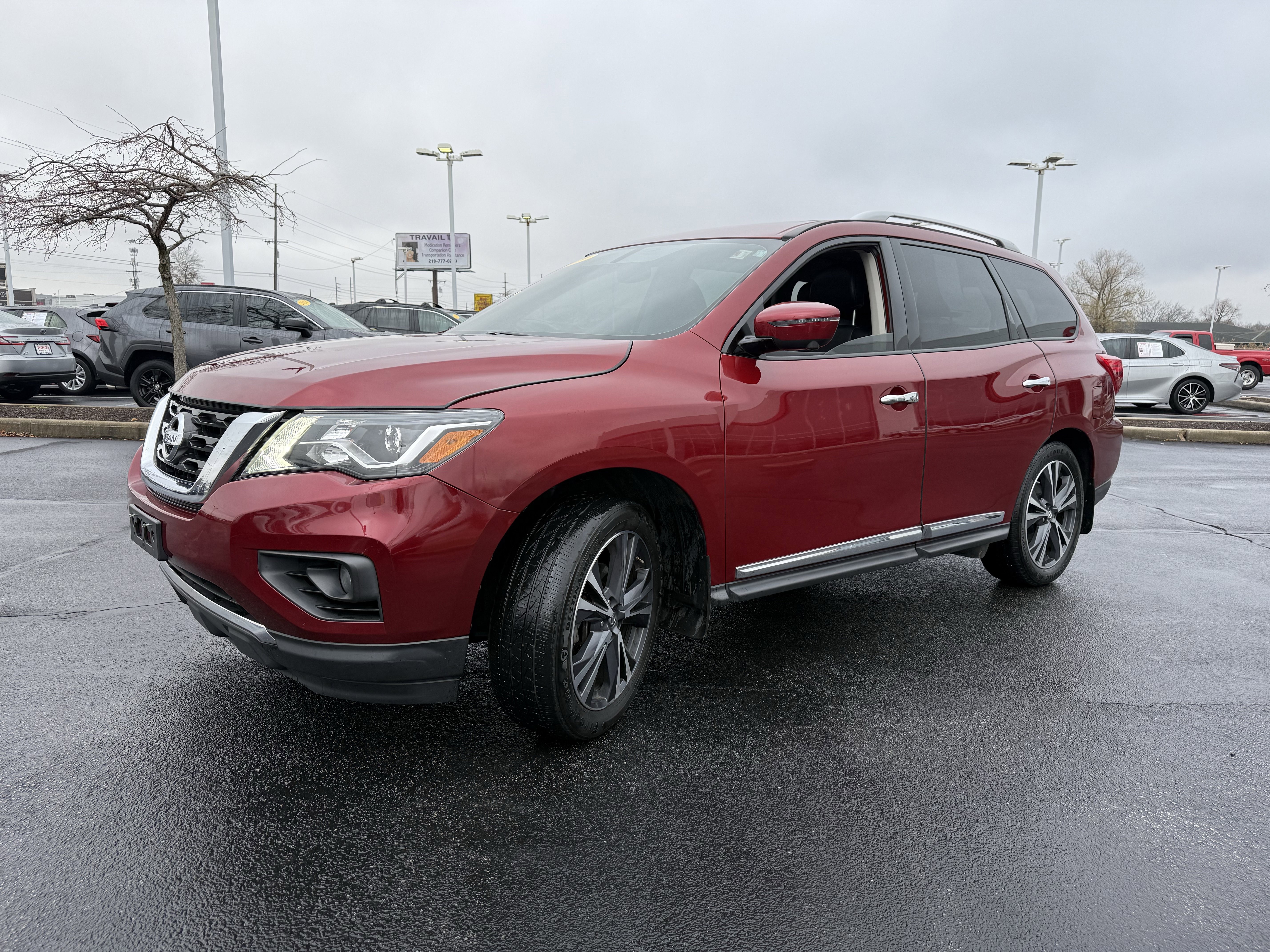 Used 2019 Nissan Pathfinder Platinum image 4