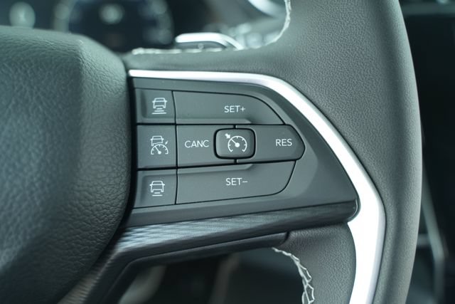 New 2026 Jeep Grand Cherokee L Laredo w/ MOPAR Finishing Package AWD/4WD image 32
