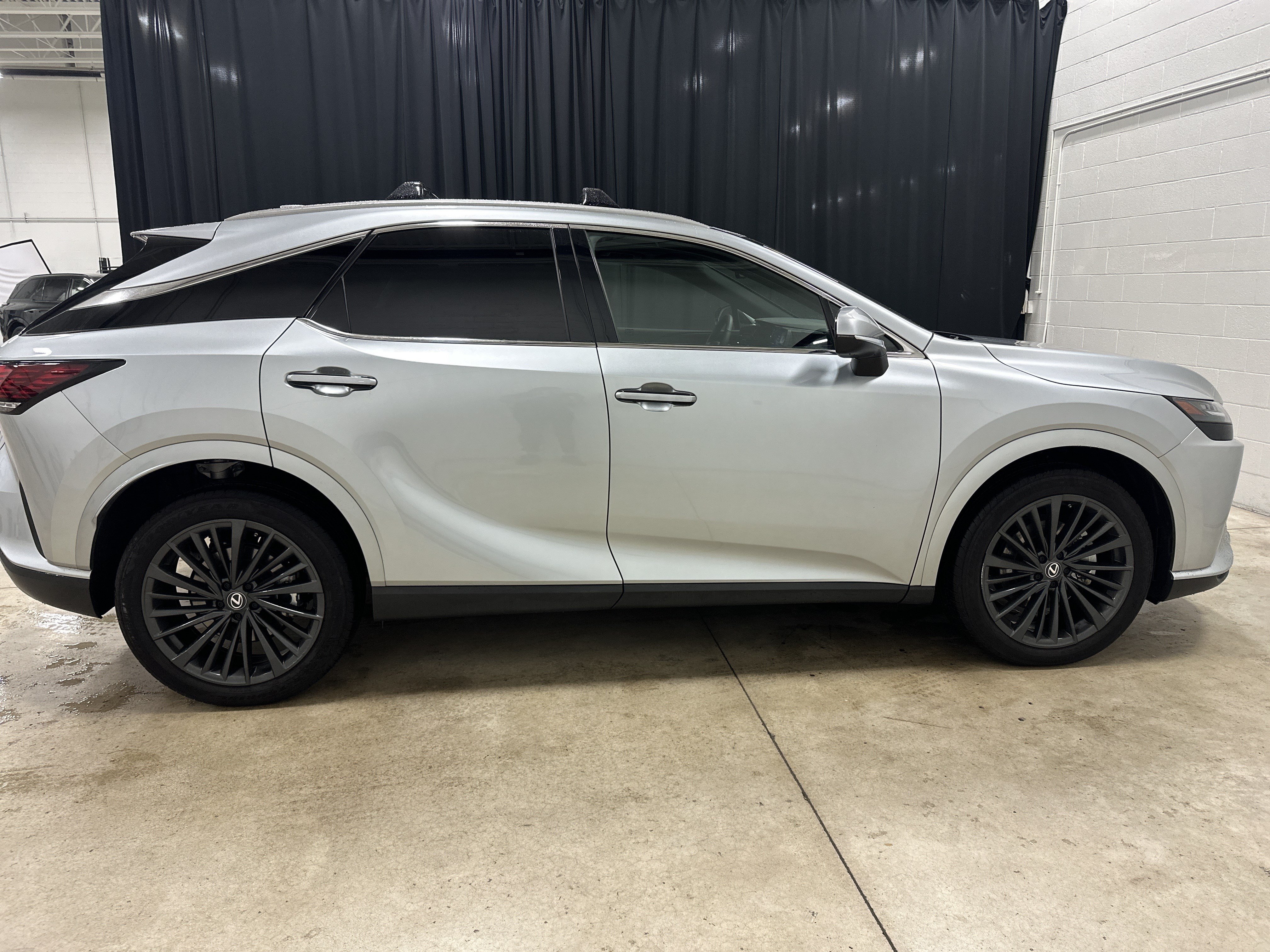 Certified 2025 Lexus RX 350h w/ Accessory Package (K3) AWD/4WD image 12