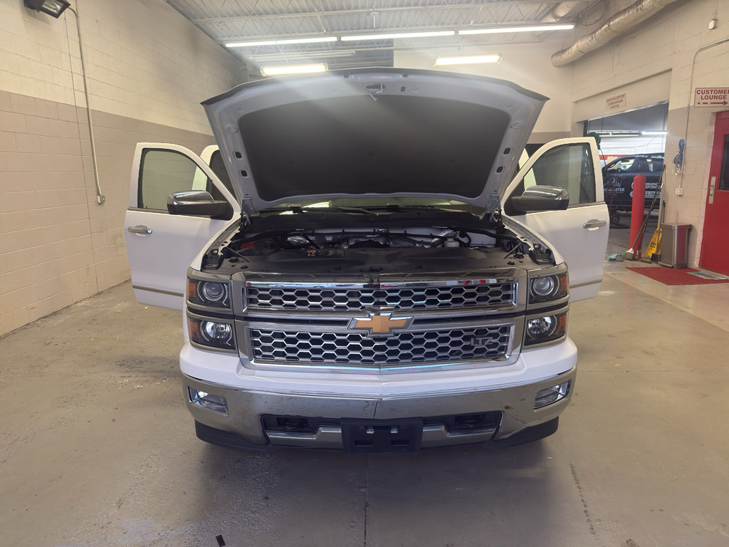 Used 2015 Chevrolet Silverado 1500 LTZ AWD/4WD image 10