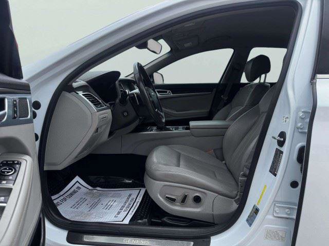 Used 2019 Genesis G80 3.8 RWD image 17