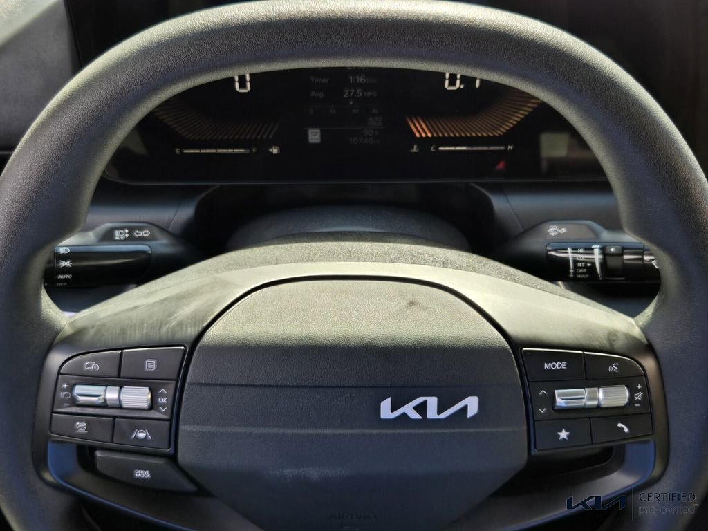 Certified 2025 Kia K4 LXS image 30