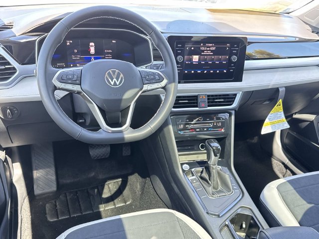 New 2026 Volkswagen Taos SE FWD image 7