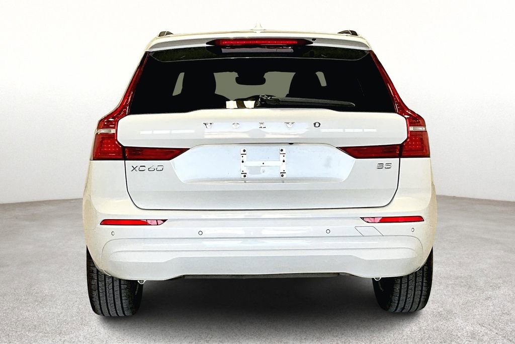 Used 2022 Volvo XC60 B5 Momentum image 6