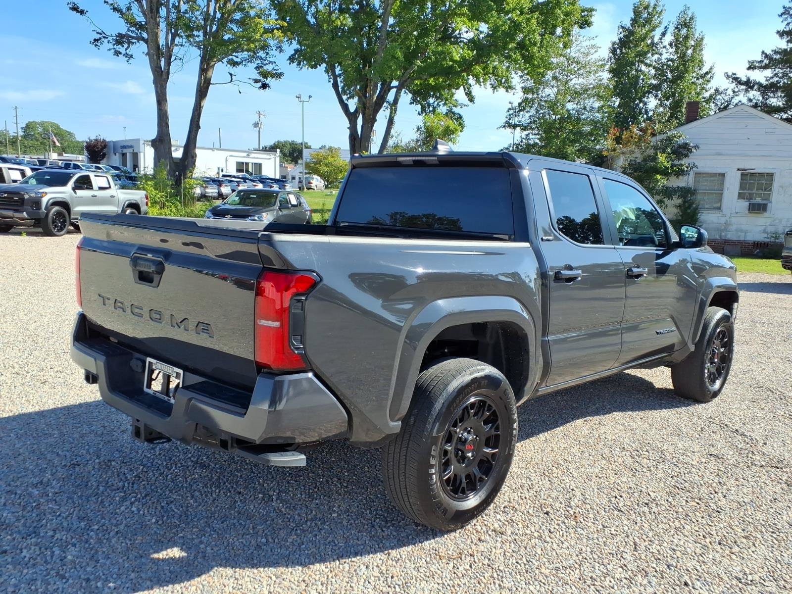 Used 2025 Toyota Tacoma SR5 RWD image 10