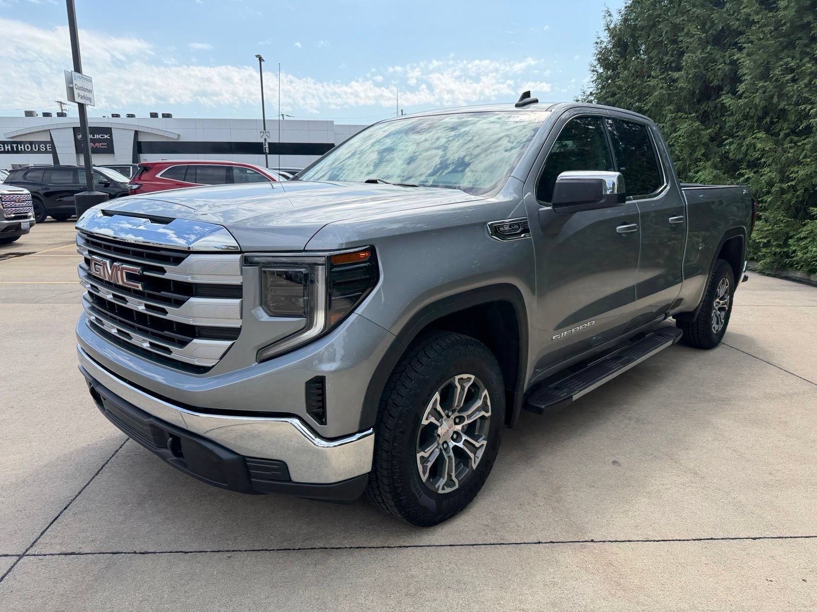 Used 2023 GMC Sierra 1500 SLE w/ X31 Off-Road Package AWD/4WD image 7