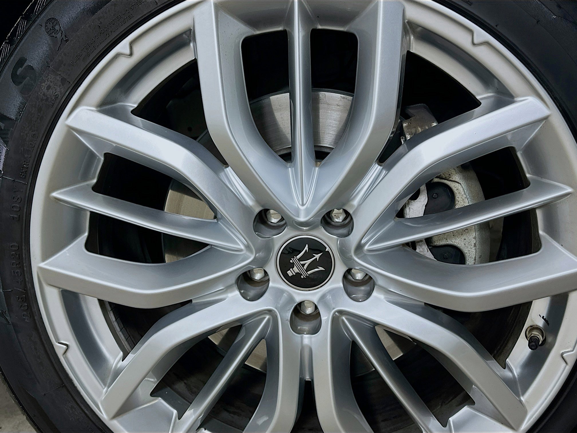 Used 2022 Maserati Levante GT image 11