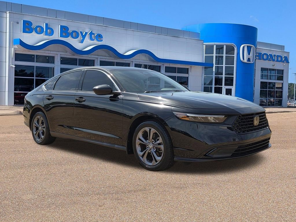 Used 2023 Honda Accord EX image 3