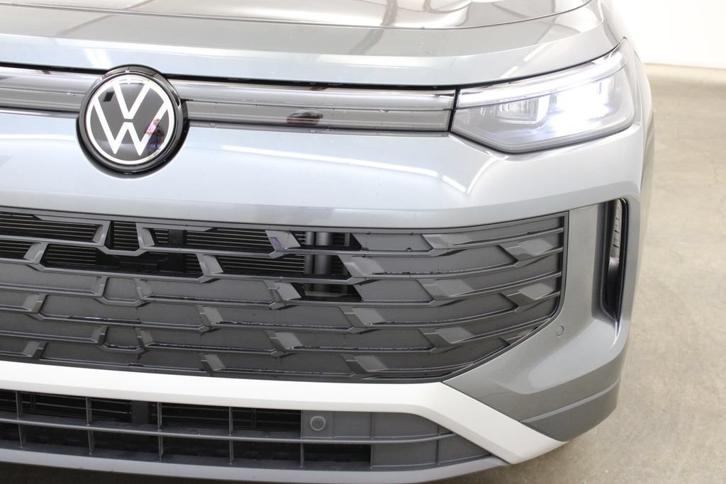Certified 2026 Volkswagen Tiguan S w/ 18" Wheel Package FWD image 8