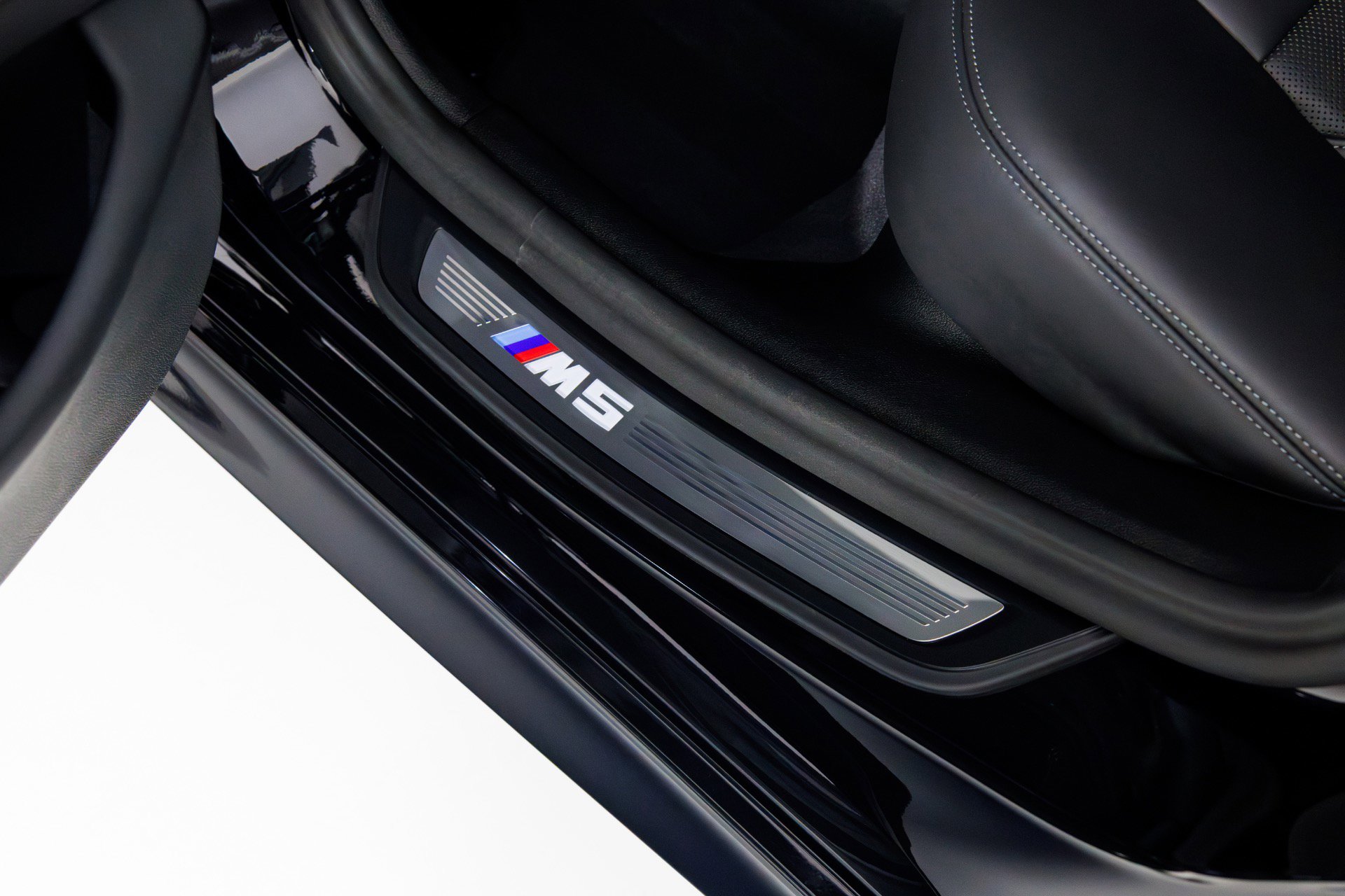 Used 2023 BMW M5 w/ Executive Package image 48