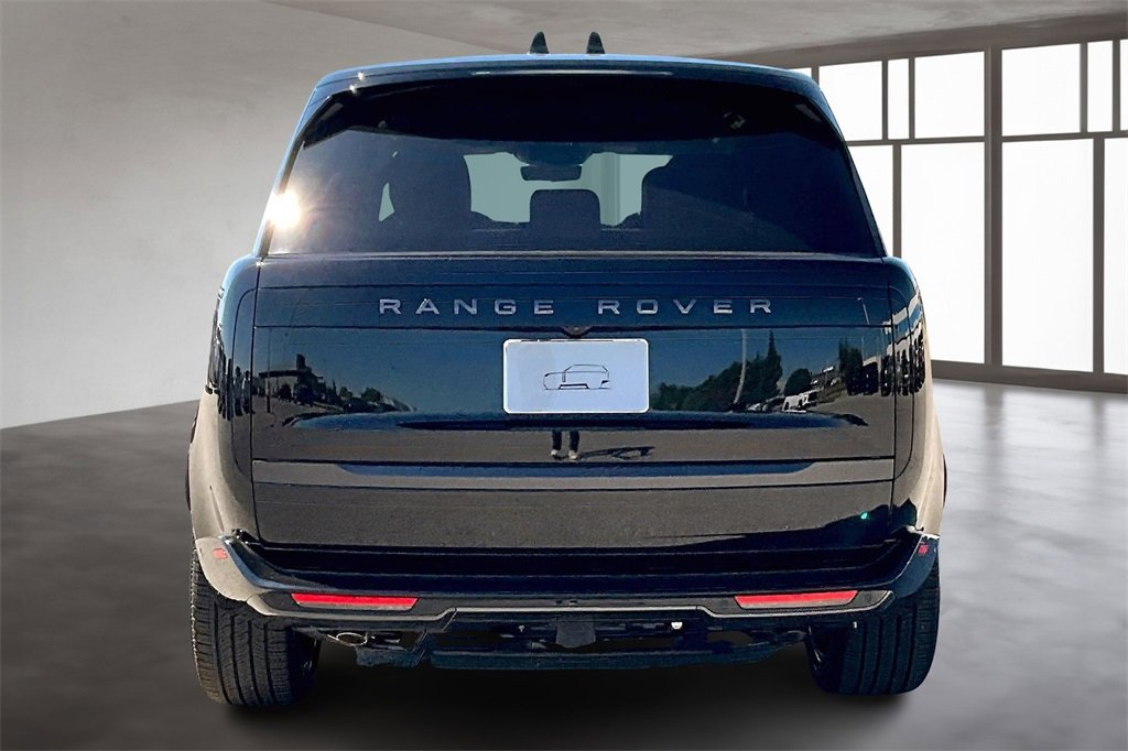 New 2025 Land Rover Range Rover Long Wheelbase SE image 4