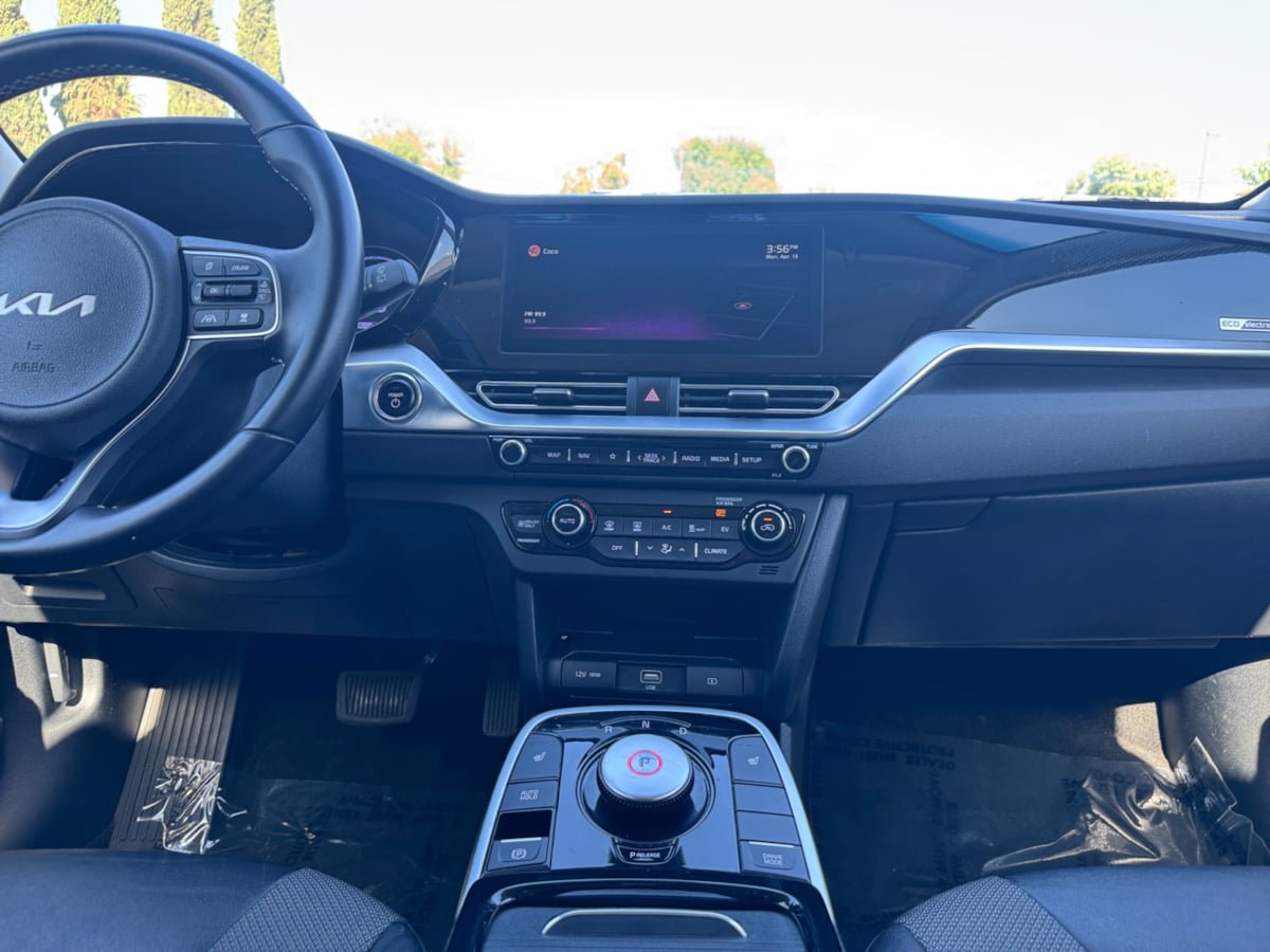 Used 2022 Kia Niro EX image 15