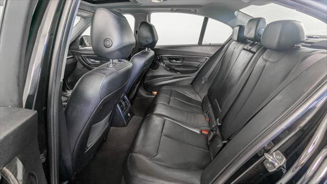 Used 2015 BMW 328i Sedan w/ Premium Package image 18