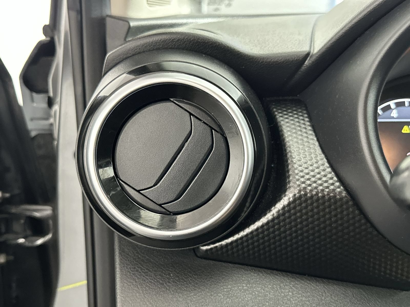Certified 2024 Nissan Kicks SV FWD image 18