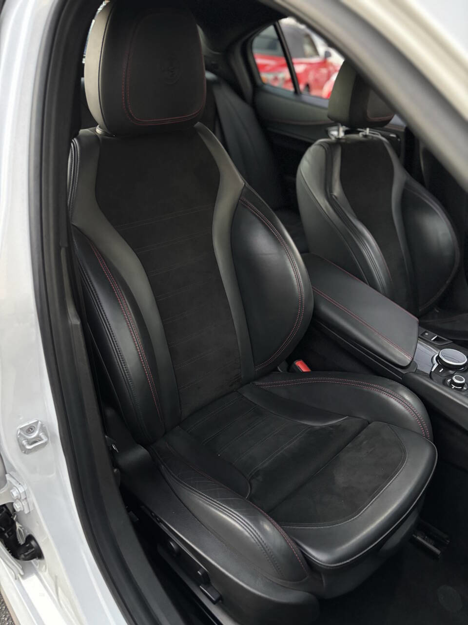 Used 2018 Alfa Romeo Giulia Quadrifoglio w/ Driver Assist Dynamic Package image 18