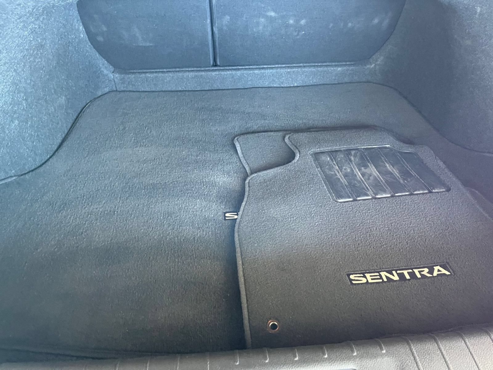 Used 2025 Nissan Sentra SV FWD image 31