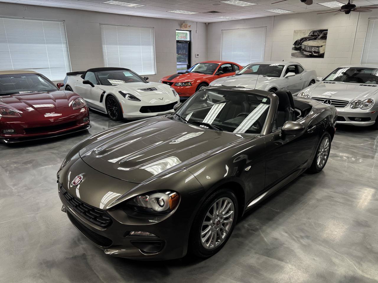 Used 2017 FIAT 124 Spider Classica RWD image 20