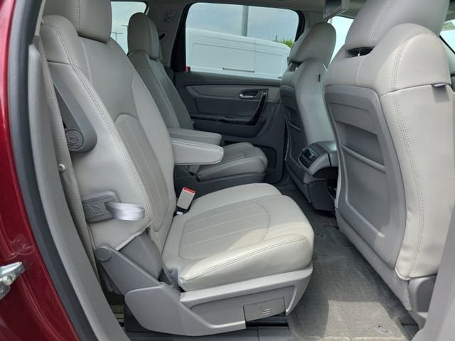 Used 2017 Chevrolet Traverse Premier FWD image 16