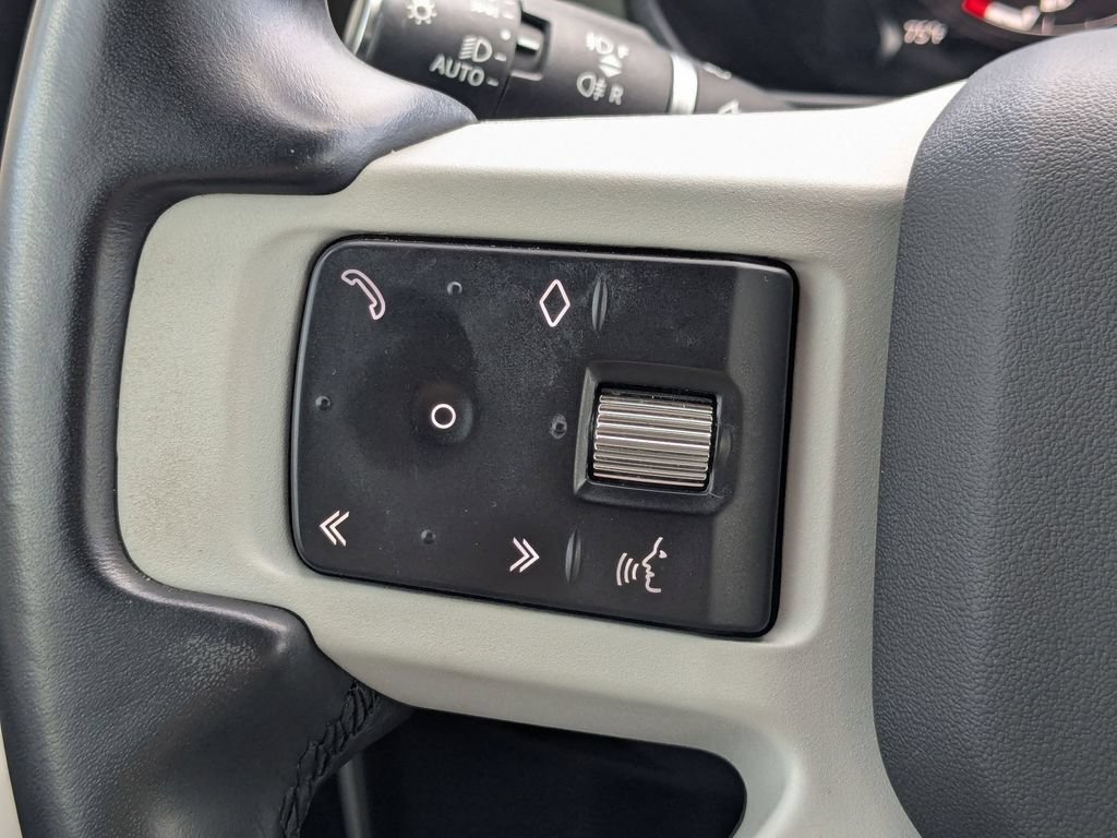 Used 2023 Land Rover Defender 110 SE AWD/4WD image 18